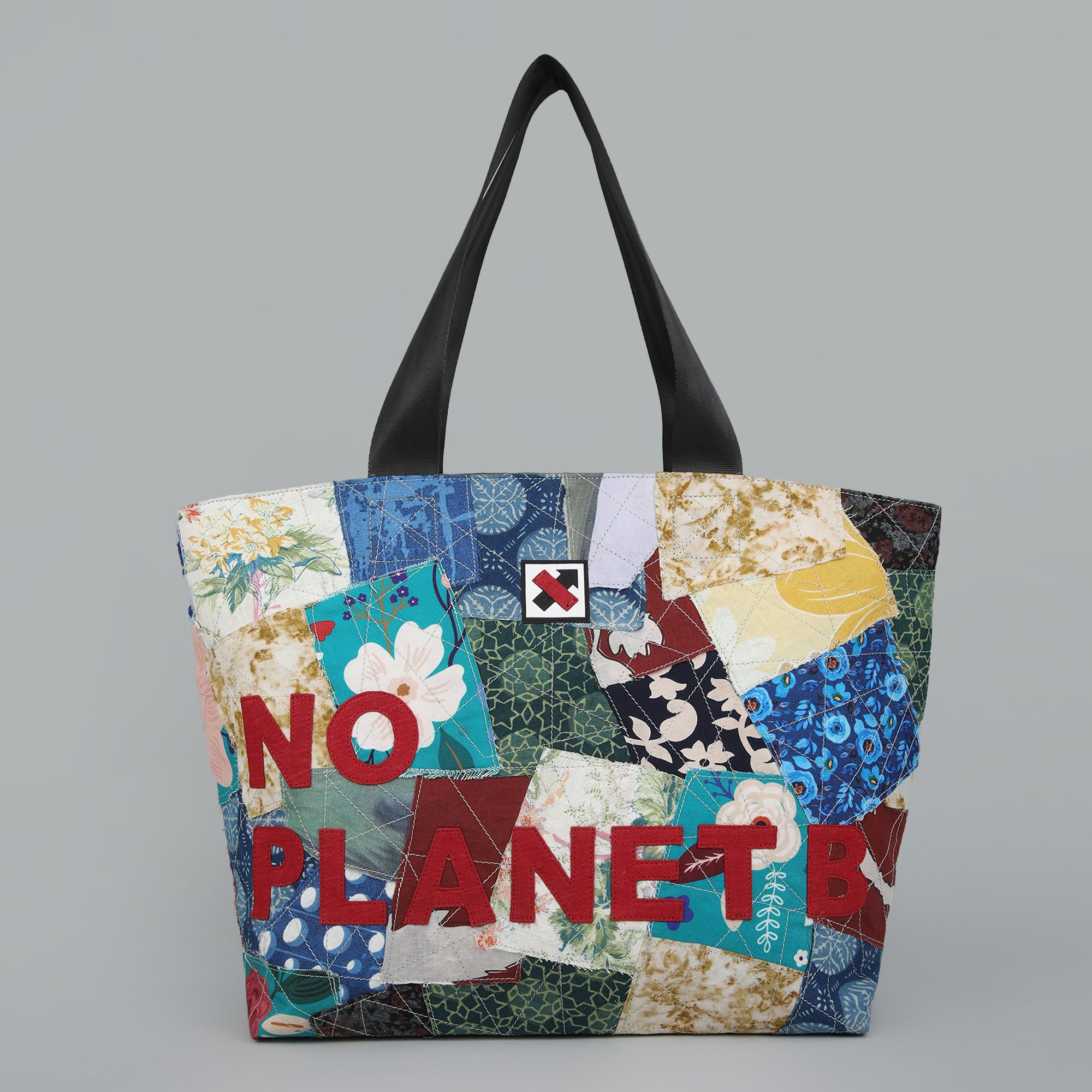 NO PLANET B 308.10 TRAVEL TOTE