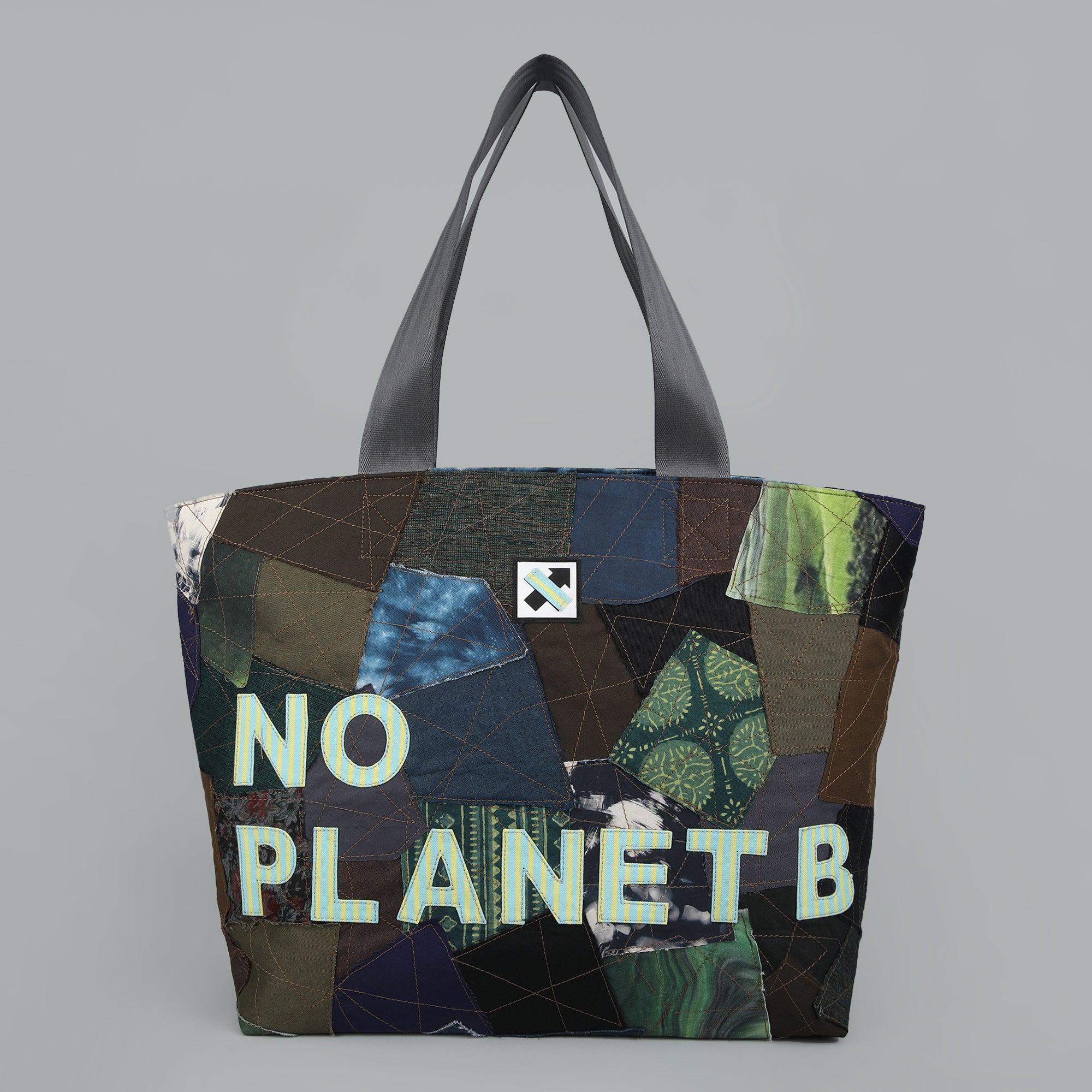 NO PLANET B 308.11 TRAVEL TOTE