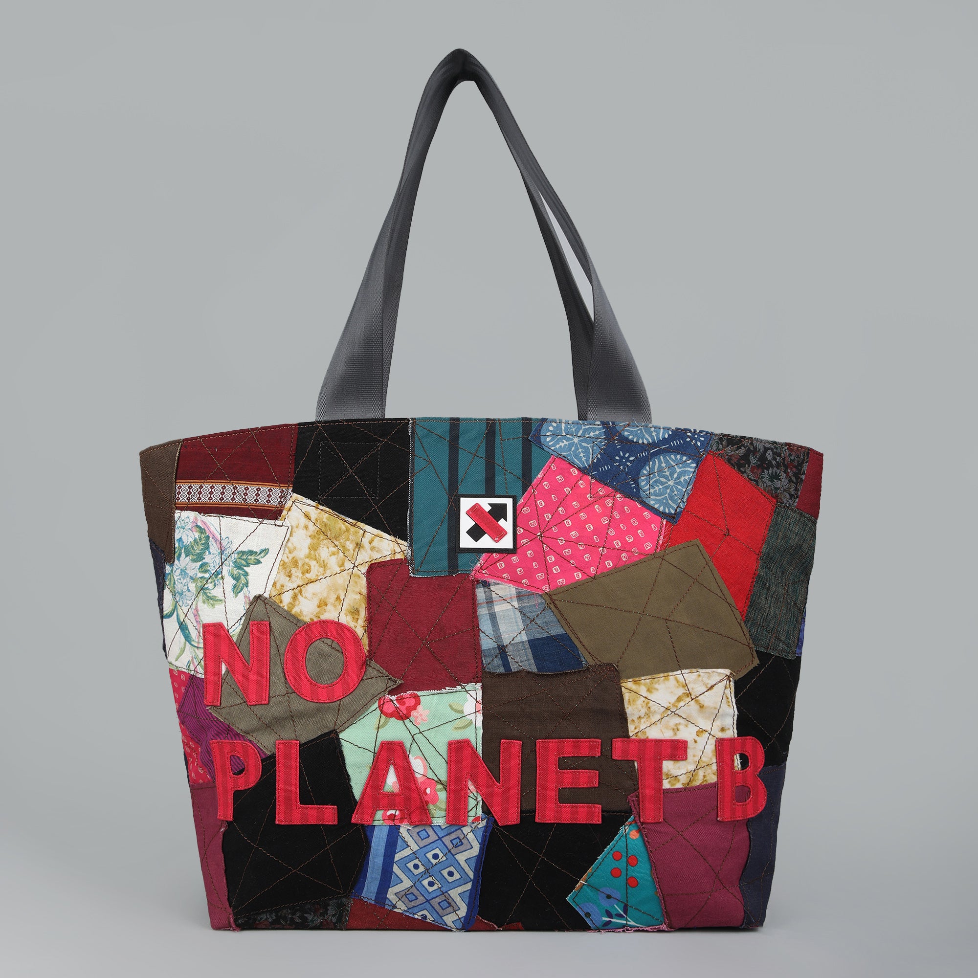 NO PLANET B 308.12 TRAVEL TOTE