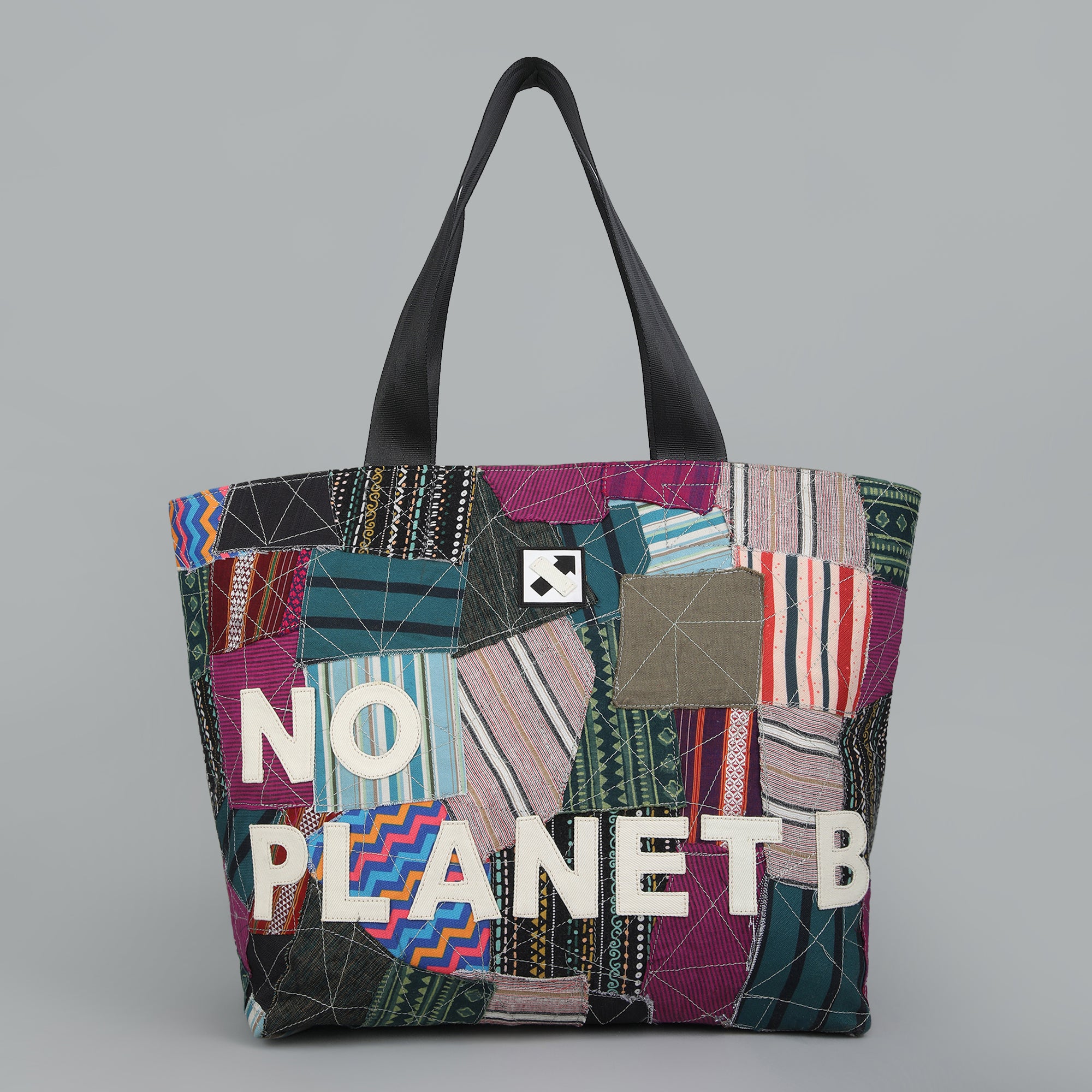 NO PLANET B 308.17 TRAVEL TOTE