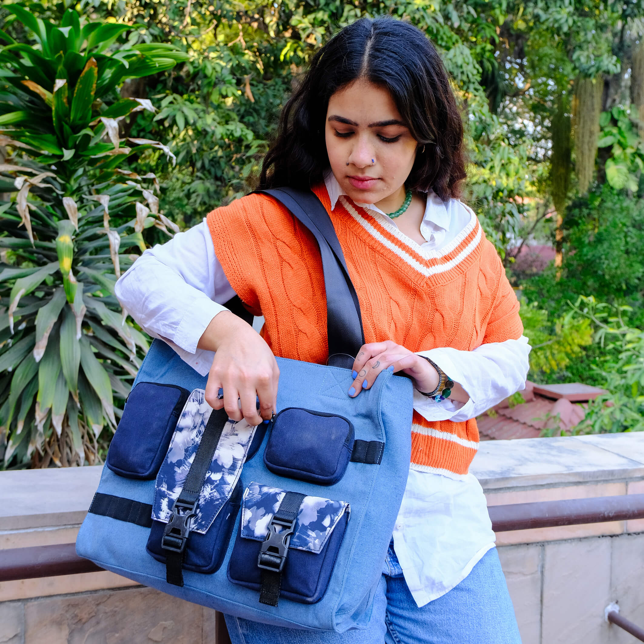 POCKET CLUSTER 247.1 LAPTOP TOTE