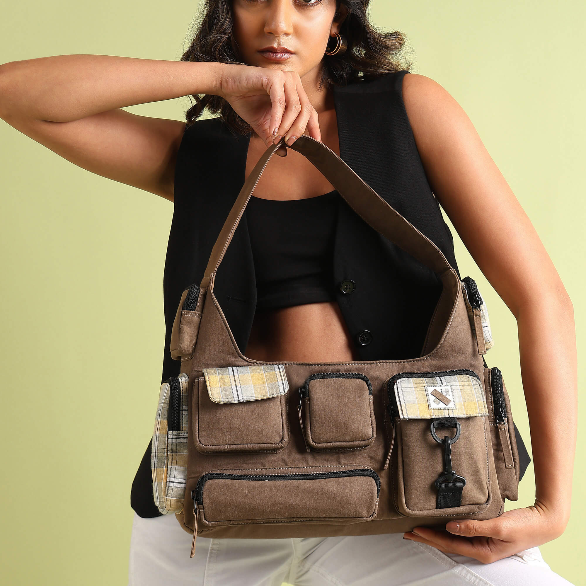 POCKET CLUSTER 243.117 SHOULDER BAG