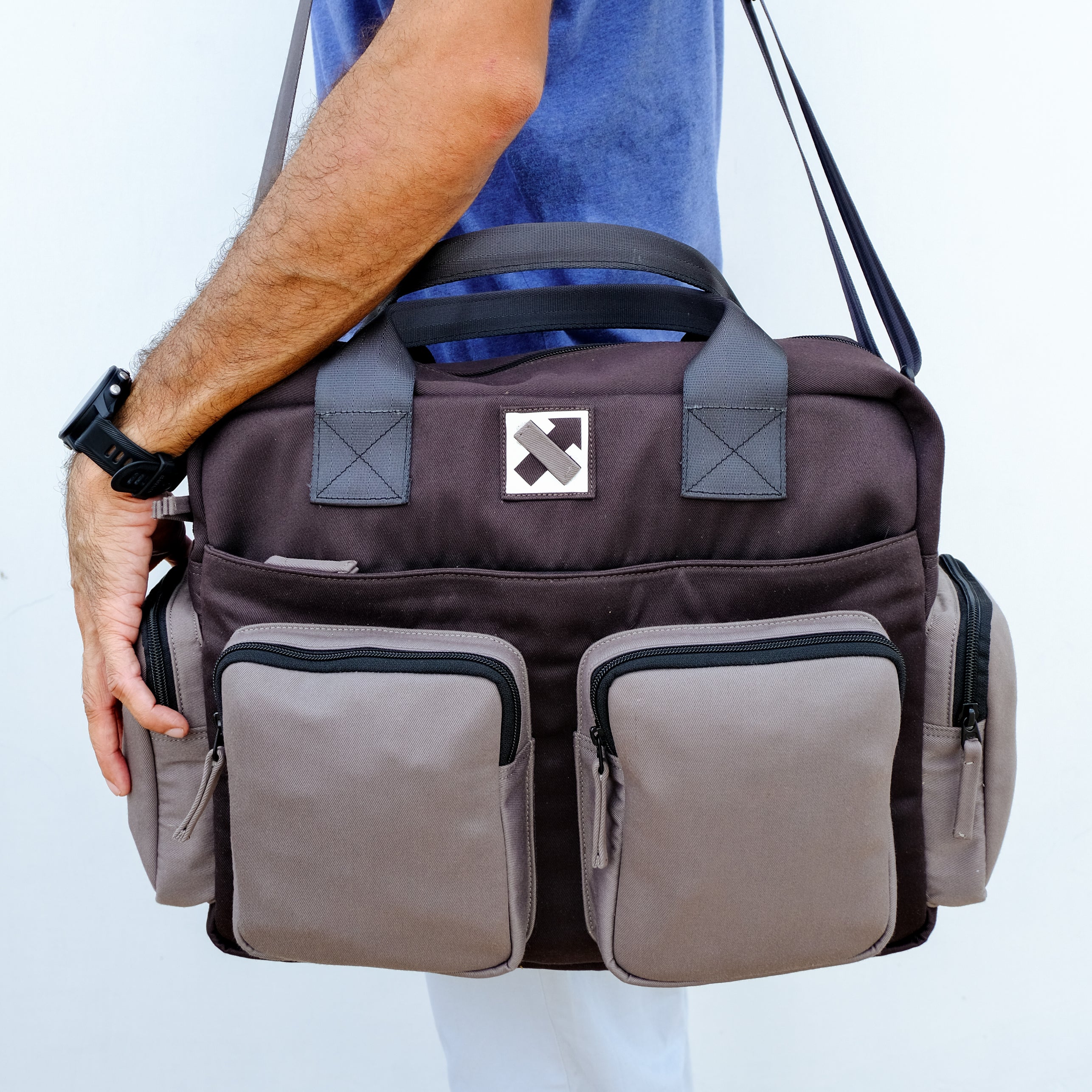 TWIN POCKET 295.7 LAPTOP MESSENGER BAG