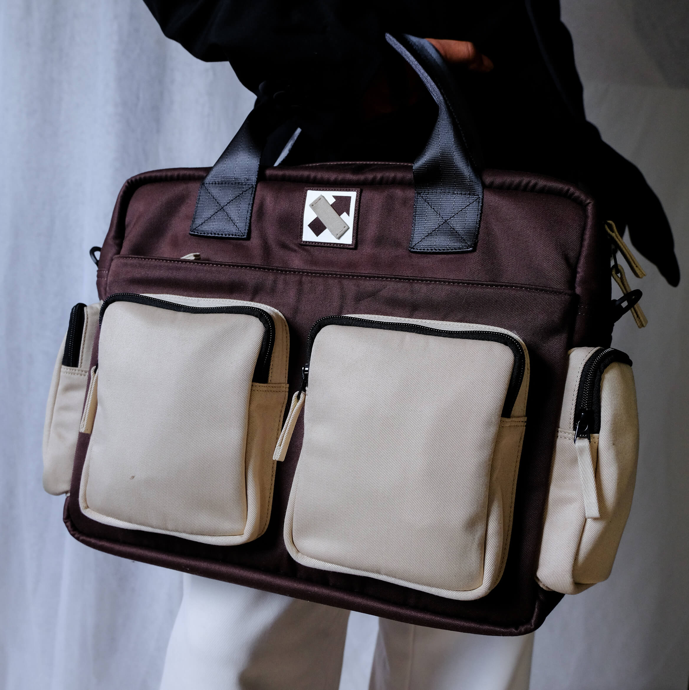 TWIN POCKET 295.6 LAPTOP MESSENGER BAG