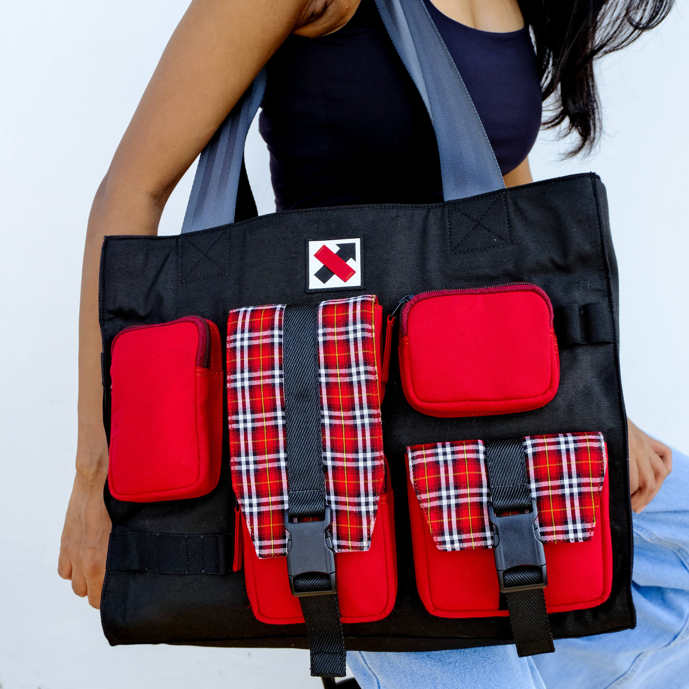 POCKET CLUSTER 247.3 LAPTOP TOTE