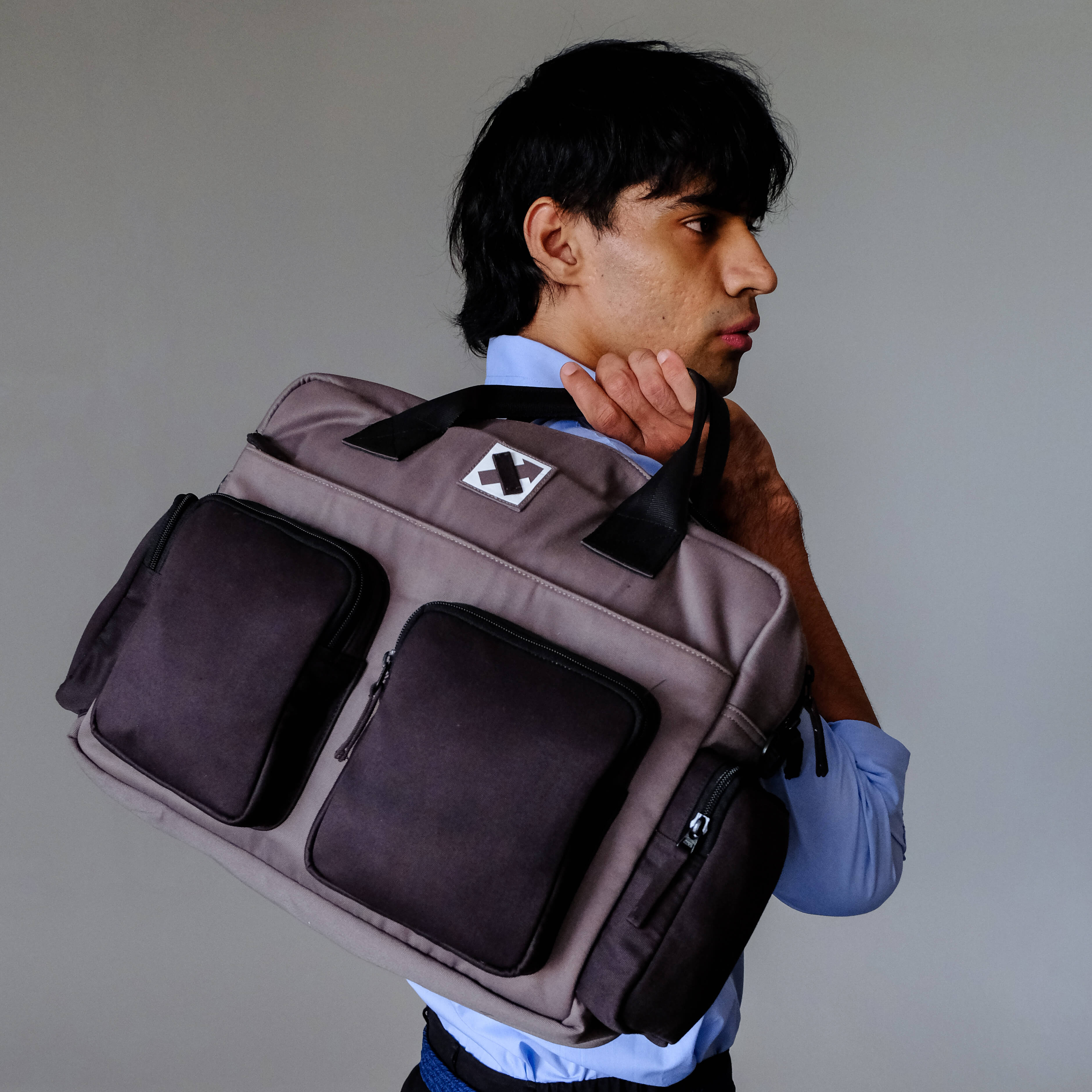 TWIN POCKET 295.15 LAPTOP MESSENGER BAG